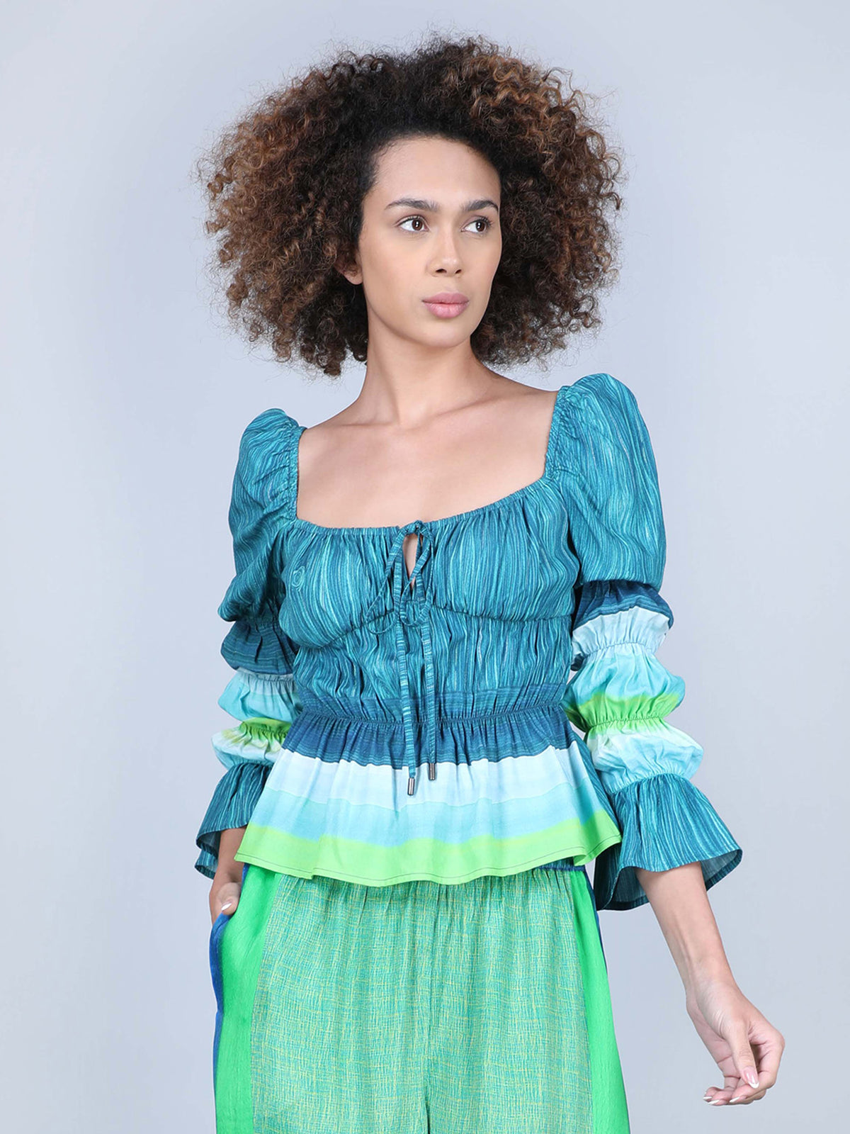 AELLA TOP